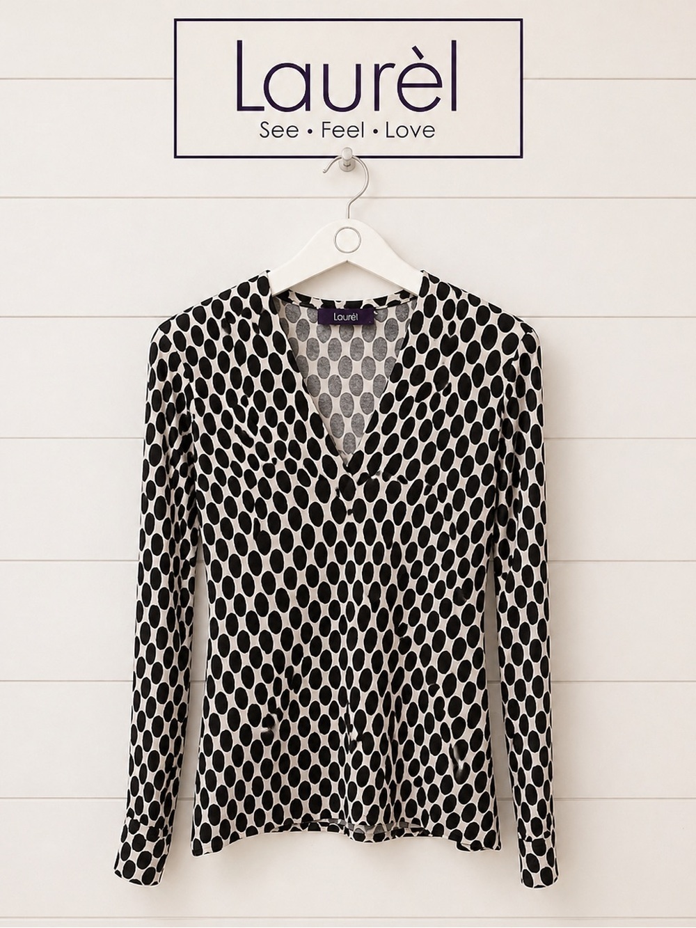 LAURÈL Black and White Patterned V-Neck Top – Size CAN 12
